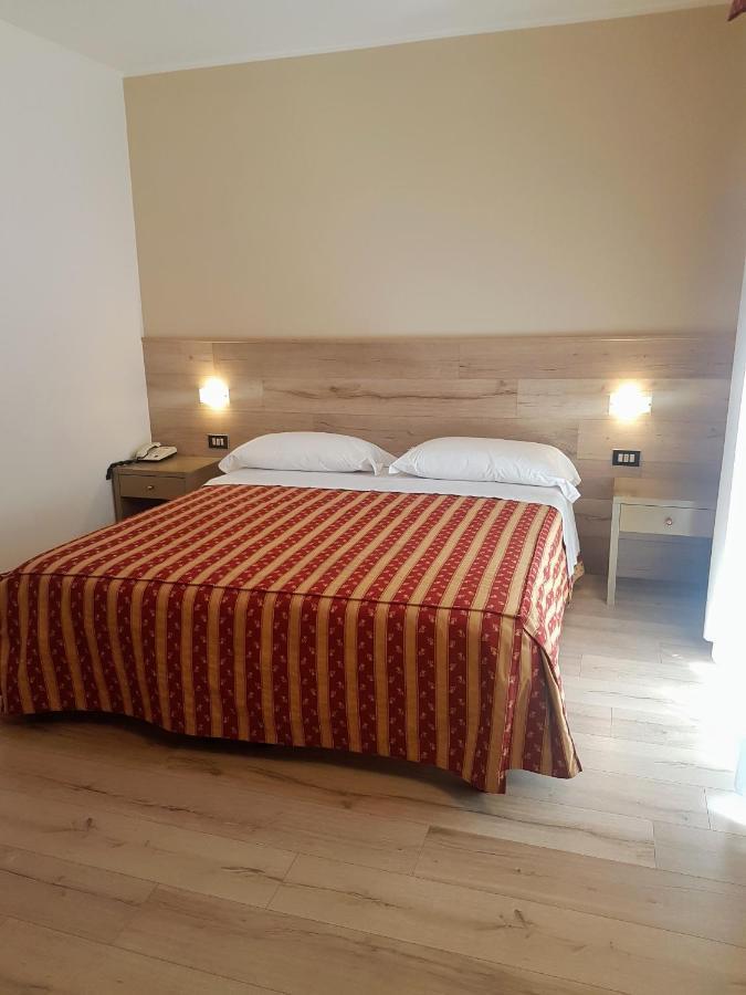 Hotel Pineta Понте-ди-Леньо Номер фото