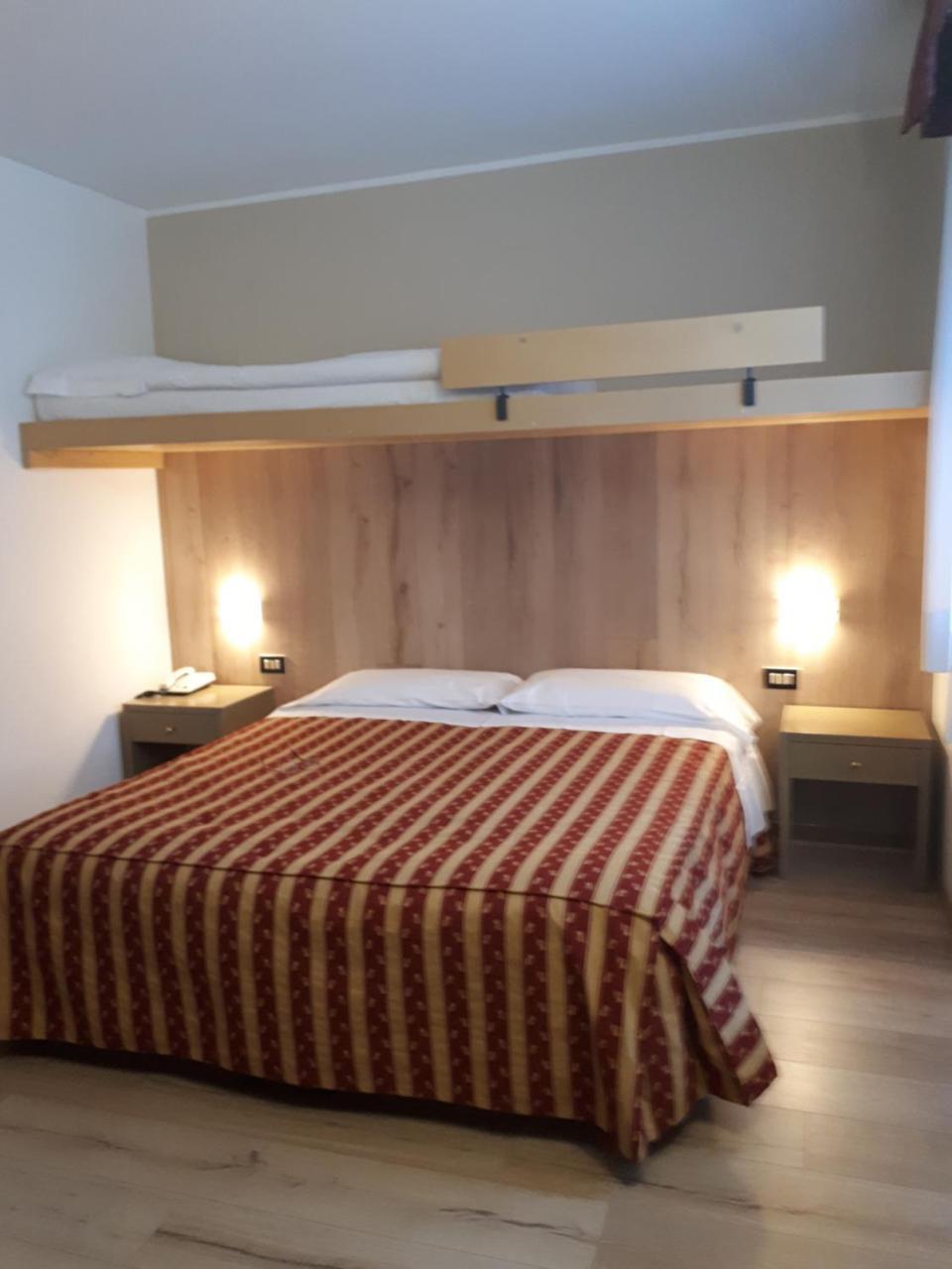 Hotel Pineta Понте-ди-Леньо Экстерьер фото